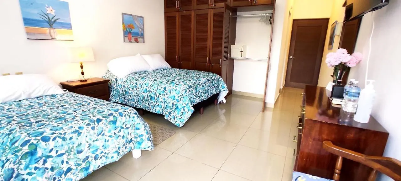 Casa Abril Cozzy Suites Канкун