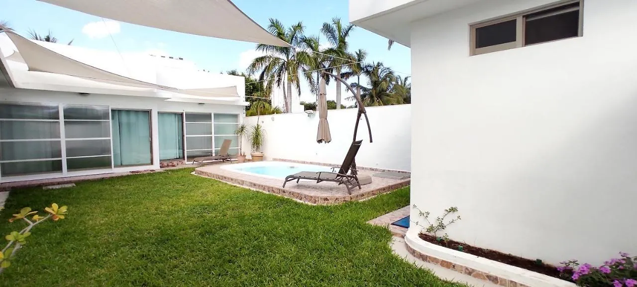Casa Abril Cozzy Suites Cancún Pansiyon Cancun